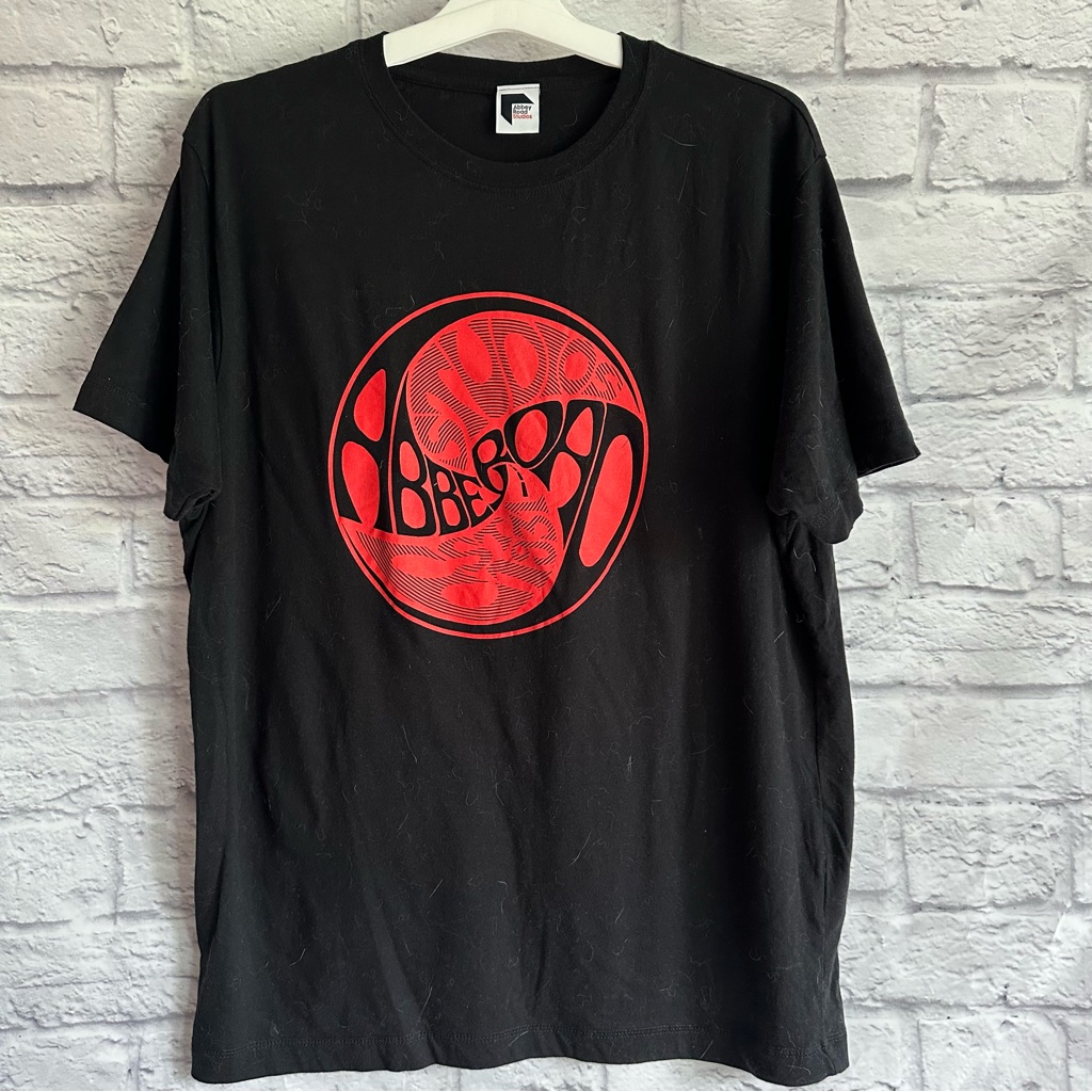 Preowned Abbey Road Beatles Black Red Tshirt Mens Xl Preowned Abbey Road Beatles Black Red Tshirt Mens Xl